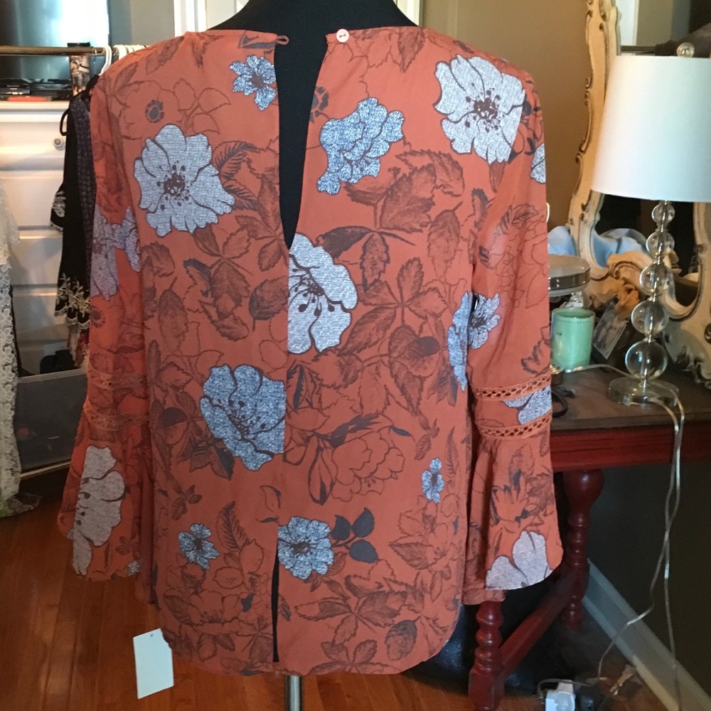 Floral blouse - Picture 4 of 4